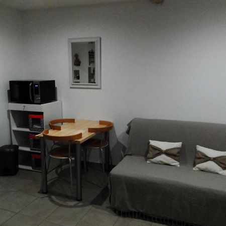 Sympathique Appartement ลีล-ซูร์-ลา-ซอร์ก ภายนอก รูปภาพ